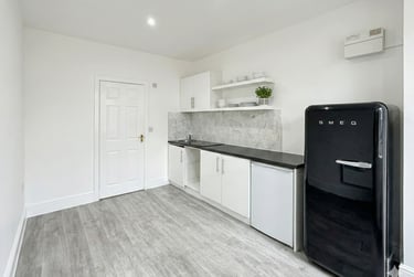 1 bed flat, c Clayponds Lane, Chiswick, London, TW80BN - Image 3