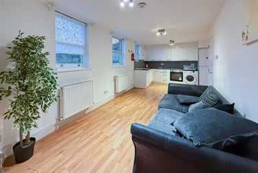 2 bed flat, Courthill Road, Hither Green, London, SE136DW - Image 9