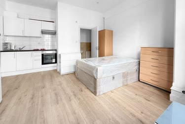 1 bed studio, Harlesden Gardens, Harlesden, London, NW104EX - Image 4
