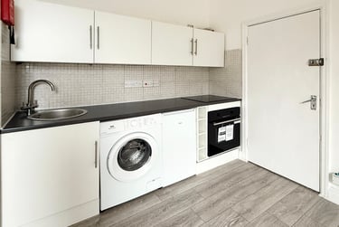1 bed studio, Harlesden Gardens, Harlesden, London, NW104EX - Image 2