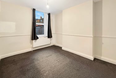 3 bed flat, Tubbs Road, Harlesden, London, NW104RE - Image 2