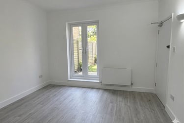 1 bed studio, Acton Lane, Harlesden, London, NW108TU - Image 4