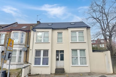 1 bed studio, Acton Lane, Harlesden, London, NW108TU - Image 1