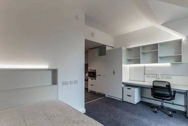 Deluxe Studio - Image 3