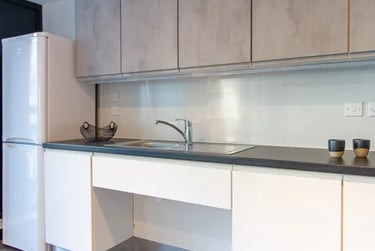 The Big Park Hill Room 2-Bed Apartment - Image 2