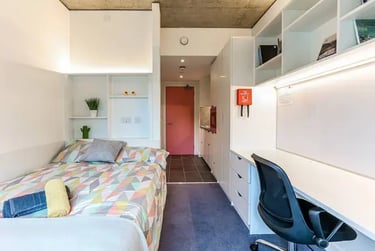 Deluxe Studio - Image 1