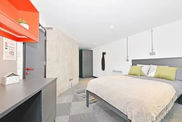 The Big Park Hill Room 2-Bed Apartment - Image 1