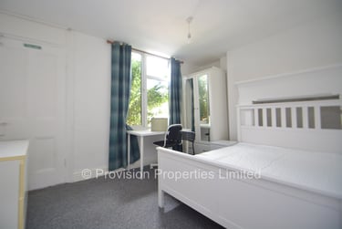 6 bed house, Manor Drive, Hyde Park, Leeds, LS61DD - Image 3