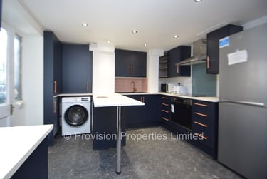 6 bed house, Manor Drive, Hyde Park, Leeds, LS61DD - Image 8