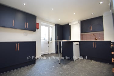 6 bed house, Manor Drive, Hyde Park, Leeds, LS61DD - Image 6