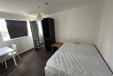 4 bed house, Consort View, Hyde Park, Leeds, LS31NX - Image 2