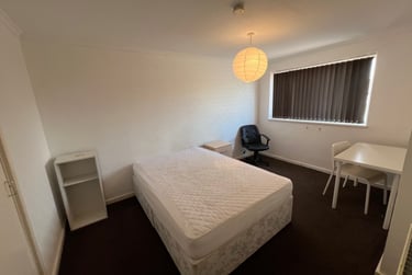 4 bed house, Consort View, Hyde Park, Leeds, LS31NX - Image 3