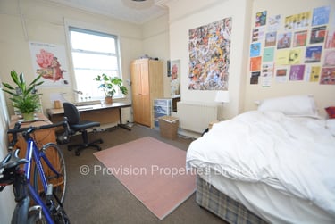8 bed house, Chestnut Avenue, Hyde Park, Leeds, LS61AZ - Image 3