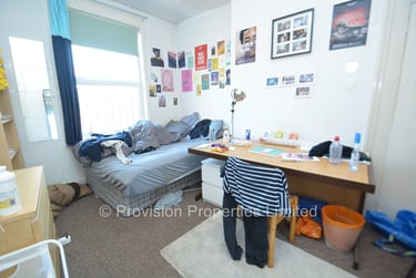 8 bed house, Chestnut Avenue, Hyde Park, Leeds, LS61AZ - Image 4