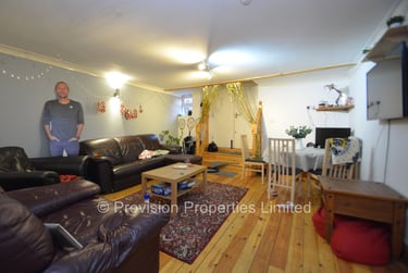 4 bed flat, St Johns Avenue, Hyde Park, Leeds, LS61AW - Image 3