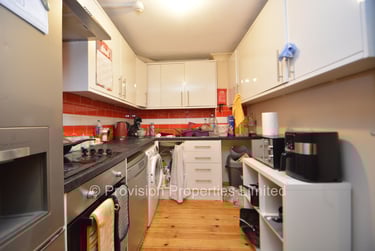 4 bed flat, St Johns Avenue, Hyde Park, Leeds, LS61AW - Image 11