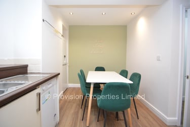 6 bed house, Ridgeway Terrace, Rampart Road, Leeds, LS62HU - Image 7