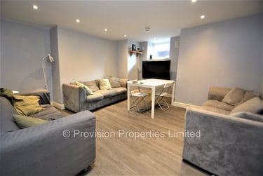 8 bed house, Mayville Avenue, Burley, Leeds, LS61NQ - Image 1