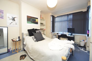 8 bed house, Mayville Avenue, Burley, Leeds, LS61NQ - Image 2