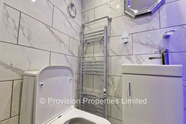 4 bed flat, Cliff Road, Rampart Road, Leeds, LS62ET - Image 7