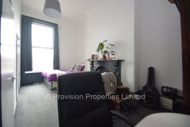 1 bed flat, Moorland Road, Hyde Park, Leeds, LS61AL - Image 4