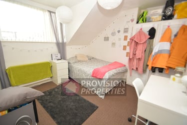 7 bed house, Norwood Terrace, Hyde Park, Leeds, LS61EA - Image 4