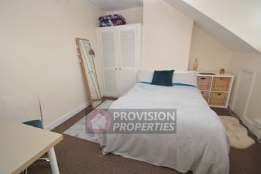 7 bed house, Norwood Terrace, Hyde Park, Leeds, LS61EA - Image 2