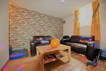 4 bed house, Harold Walk, Hyde Park, Leeds, LS61PS - Image 2