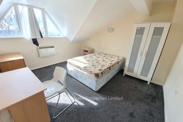 2 bed flat, Moorland Avenue, Hyde Park, Leeds, LS61AP - Image 3