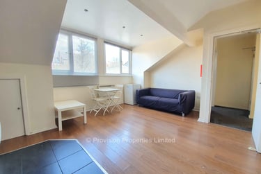 2 bed flat, Moorland Avenue, Hyde Park, Leeds, LS61AP - Image 2