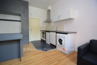 1 bed flat, Moorland Avenue, Hyde Park, Leeds, LS61AP - Image 4