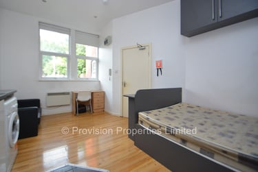 1 bed flat, Moorland Avenue, Hyde Park, Leeds, LS61AP - Image 3