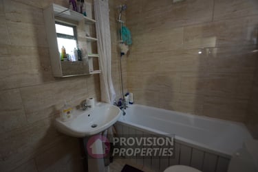 3 bed flat, Regent Terrace, Hyde Park, Leeds, LS61NP - Image 8