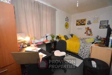 3 bed flat, Regent Terrace, Hyde Park, Leeds, LS61NP - Image 3