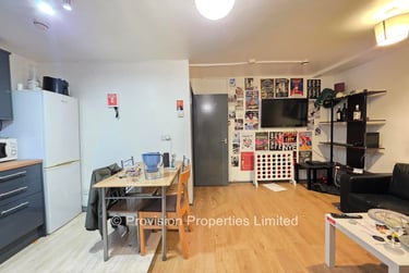 3 bed flat, Regent Terrace, Hyde Park, Leeds, LS61NP - Image 2