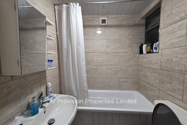 3 bed flat, Regent Terrace, Hyde Park, Leeds, LS61NP - Image 4