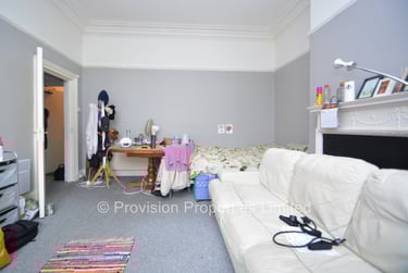 1 bed flat, Moorland Road, Hyde Park, Leeds, LS61AL - Image 3