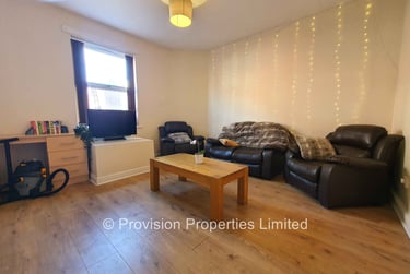 4 bed house, Harold Mount, Hyde Park, Leeds, LS61PW - Image 1