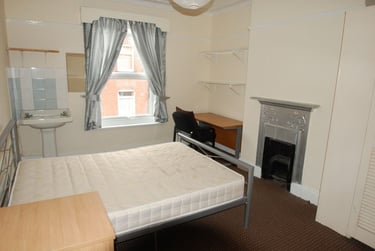 6 bed house, Manor Terrace, Headingley, Leeds, LS61BU - Image 2
