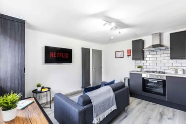 2 bed flat, Queens Road, Hyde Park, Leeds, LS61HY - Image 3