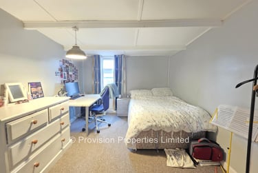 6 bed house, Manor Drive, Hyde Park, Leeds, LS61DD - Image 2