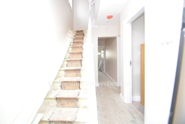 6 bed house, Newport View, Burley, Leeds, LS63DJ - Image 6