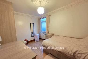 5 bed flat, Spenceley Street, Woodhouse, Leeds, LS29DY - Image 3