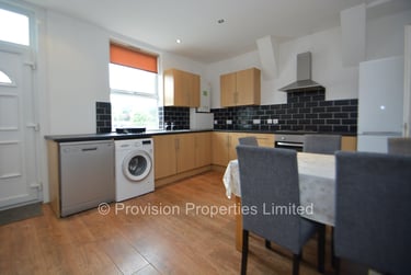 5 bed house, Headingley Mount, Headingley, Leeds, LS63EL - Image 2