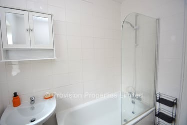 3 bed house, Kelso Gardens, Hyde Park, Leeds, LS29PS - Image 13