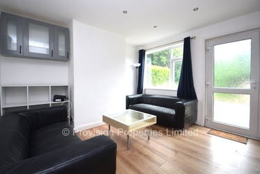 3 bed house, Kelso Gardens, Hyde Park, Leeds, LS29PS - Image 2