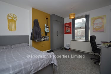 2 bed house, Thornville Road, Burley, Leeds, LS61JY - Image 2