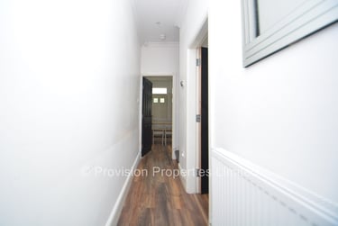2 bed house, Burley Lodge Road, Burley, Leeds, LS61QF - Image 5