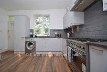 2 bed house, Burley Lodge Road, Burley, Leeds, LS61QF - Image 9