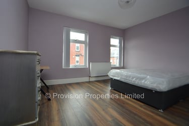 2 bed house, Burley Lodge Road, Burley, Leeds, LS61QF - Image 11
